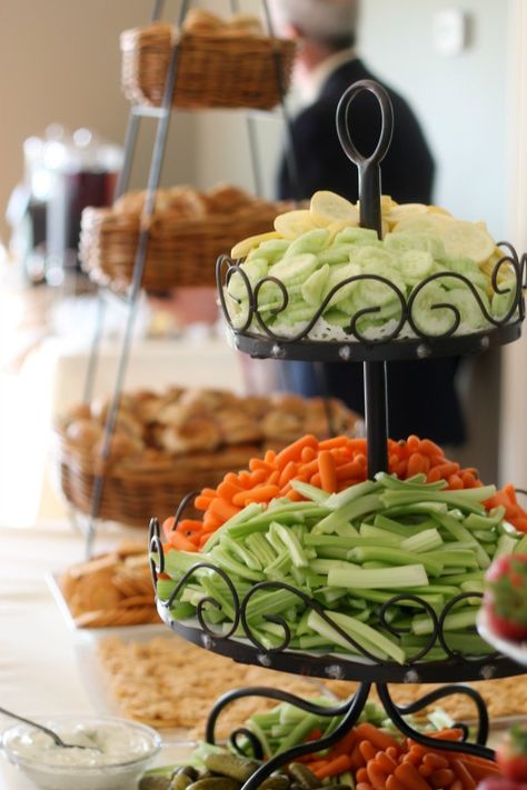 Wedding Snacks, Wedding Appetizers, Gourmet Breakfast, Feminine Wedding, Reception Food, Wedding Reception Food, Wedding Buffet, Veggie Tray, Food Displays