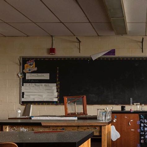 Steven Bley on Instagram: "Science classroom in an abandoned high school in CT. DSLR 2023." Abandoned High School, Abandoned Classroom, Abandoned Schools, Abandoned School, Grunge Pictures, Wattpad Book, Im Obsessed, Science Classroom, Books Art