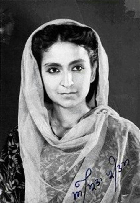 Amita Pitam, Indian wiriter and poet Amrita Pritam, Punjabi Language, Punjabi Culture, Woman Authors, Essayist, Extraordinary Women, Writers And Poets, Emily Dickinson, Great Women