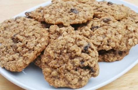 Daniel Fast Peanut Butter Oatmeal Raisin Cookies Daniel Fast Breakfast, Daniel Fast Diet, Cookie Recipes Oatmeal Raisin, Fast Snack, Fast Desserts, Biscuits Diététiques, Coconut Dessert, Daniel Fast Recipes, Brownie Desserts