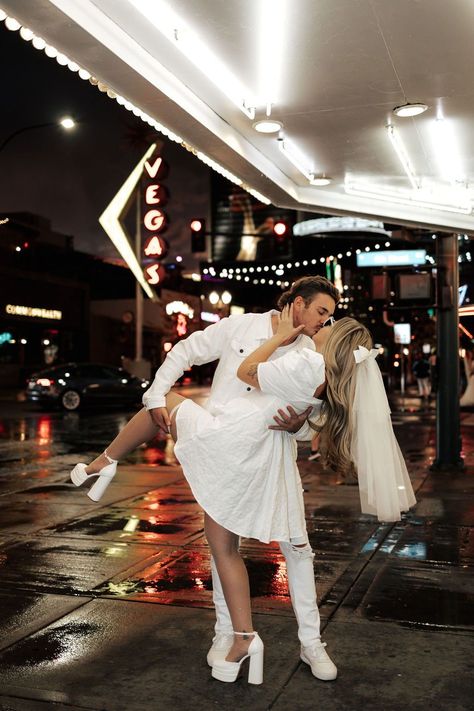 K + T’s Las Vegas Elopement | Vegas Couple Photos | Las Vegas Photographer | Kristin and Troy had such a fun Las Vegas elopement exploring Fremont Street! Get inspired by more Las Vegas elopement photography, Las Vegas elopement aesthetic, Las Vegas elopement dresses, and Las Vegas elopement ideas! Book Kyra as your Las Vegas elopement photographer at riskyexposurephotography.com! Las Vegas Bride Outfit, Old Vegas Photoshoot, Vegas Courthouse Wedding, Vegas Elopment Photoshoot, Las Vegas Wedding Photos Ideas, Las Vegas Engagement Photoshoot, Casino Wedding Photos, Las Vegas Elopement Aesthetic, Vegas Wedding Photography