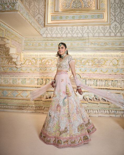 Abu Jani Sandeep Khosla | Drop Red Gorgeous - Navya Nanda arrives in Abu Jani Sandeep Khosla for Anant Ambani and Radhika Merchant’s wedding celebrations. She makes… | Instagram Shloka Ambani, Tarun Tahiliani Lehenga, Shloka Mehta, Anant Ambani And Radhika Merchant, Ambani Family, Ambani Wedding, Radhika Merchant, Sequin Lehenga, Anant Ambani