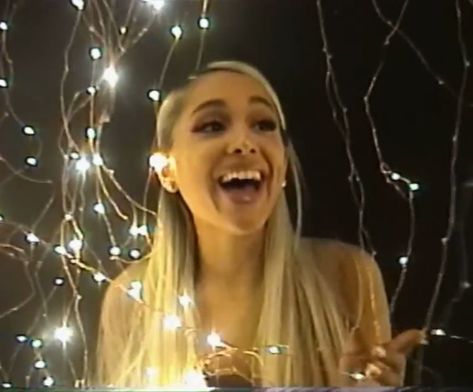 Pinterest: lil' arianator♡ Ariana Grande The Way, To Cry, Ariana Grande Victorious, No Tears Left To Cry, Ariana Grande Concert, Ariana Instagram, Ariana Grande Music Videos, Ariana Video, Ariana Grande Gif