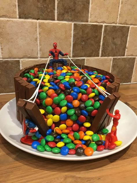 Cooking a meal can also mean a massive clean up. Marvel Theme Birthday Cake, Spiderman Birthday Cake, Marvel Birthday Party, Superhero Birthday Cake, Pokemon Cake, Spiderman Cake, Crazy Cakes, Spiderman Birthday, Boy Birthday Cake