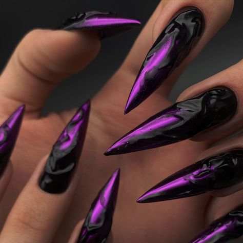 Snow White Nails, Evil Queen From Snow White, Holloween Nails, Queen Nails, Wow Nails, Punk Nails, Gothic Nails, Claw Nails, Goth Nails