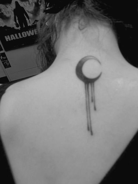 My first tattoo, an original idea, a crescent moon dripping ink, to represent my love for the Dark and my need to create things :) Dripping Moon Tattoo, Crystals Tattoo, Dripping Moon, Second Tattoo, Crystal Tattoo, Beautiful Tattoo, Tat Ideas, S Tattoo, First Tattoo