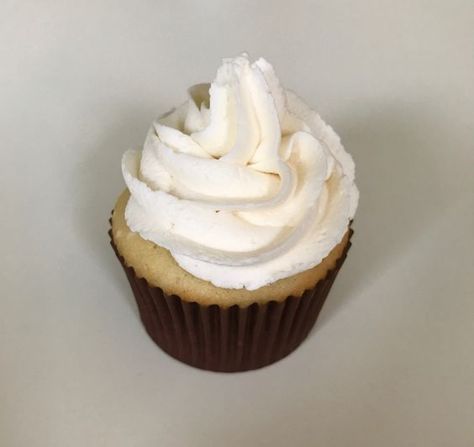 Bourbon Buttercream, Bourbon Cupcakes, Bourbon Cake, Bourbon Cream, Vanilla Bourbon, Cupcake Queen, Vanilla Cupcake Recipe, Vanilla Buttercream Frosting, Cupcake Icing