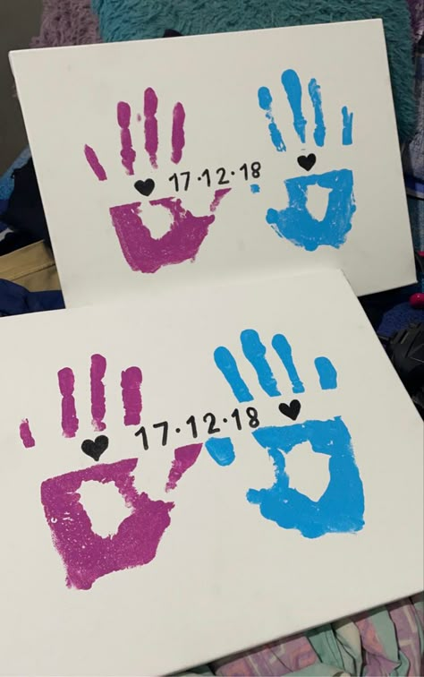 Handprint Bf And Gf, Bf Gf Hand Painting, Bf And Gf Hand Print Painting, Bestie Hand Painting Ideas, Matching Crafts For Friends, Hand Print With Boyfriend, Couples Painting Ideas Hand Prints, Cute Couple Arts And Crafts, Painting Ideas On Canvas With Boyfriend