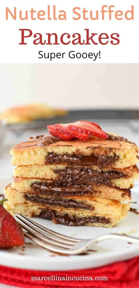 Nutella Stuffed Pancakes, Pancakes Homemade, Stuffed Pancakes, Nutella Pancakes, Fluffy Pancake Recipe, Scoop Of Ice Cream, Pancake Recipe Easy, Banana Nutella, Homemade Nutella