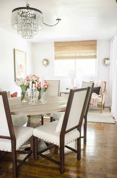 Modern and Traditional Mix in Versatile Dining Room Makeover Guest Room Wallpaper, Traditional Layout, Apartment Dining Room, Dining Room Makeover, Dining Room Ideas, Large Dining Table, Room Apartment, Atlanta Homes, Bedroom Headboard