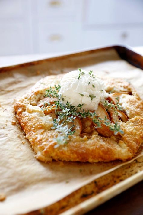 This simple pear galette is the perfect dinner party dessert--rustic and featuring produce straight from the garden. Pear Gallette Recipe, Fun Things To Bake, Pear Crumble Pie, Southern Baking, Pear Galette, Rustic Apple Tart, Things To Bake, Farm Cooking, Apple Tart Recipe