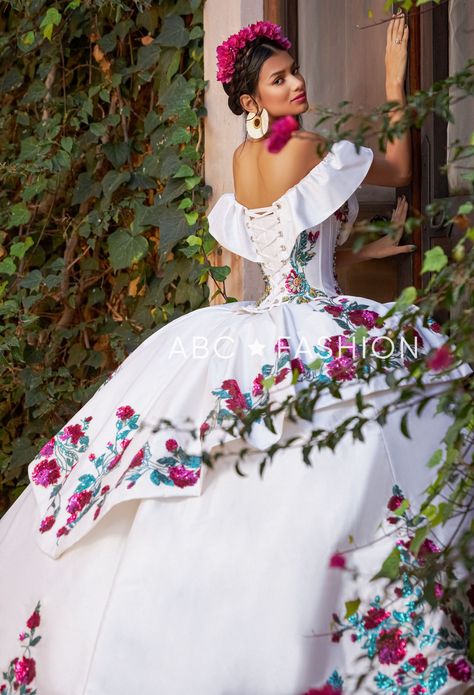 White Charro Quinceanera Dresses, Quinceanera Dresses Mexican, Split Front Skirt, Vestido Charro, Xv Dresses, Mexican Quinceanera, Quinceanera Themes Dresses, Mexican Quinceanera Dresses, Charro Quinceanera Dresses