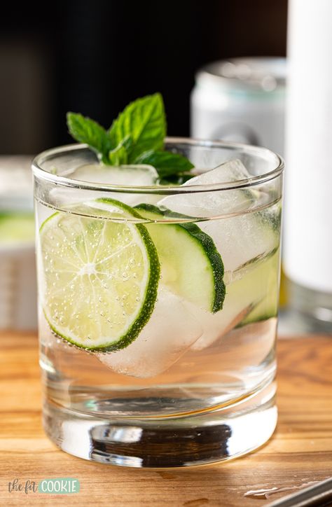 Our non-alcoholic gin and tonic recipe is refreshing, crisp, and lightly floral. It's super simple to make and is perfect for sharing with friends who are exploring an alcohol-free or low-alcohol lifestyle. | thefitcookie.com Virgin Cocktail Recipes, Gin And Tonic Recipe, Sharing With Friends, Virgin Cocktails, Tonic Recipe, Gin Tasting, Best Tequila, Mocktail Recipe, Tonic Water