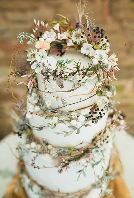 Rustic Wedding Cakes: Wedding Cake Wrapped in Vines and Wildflowers Woodland Wedding Cake, Bolo Rapunzel, Floral Wedding Cakes, Wedding Cake Table, Unique Wedding Flowers, Wedding Cake Rustic, Rustic Wedding Cake, Fall Wedding Cakes, Wedding Cake Decorations