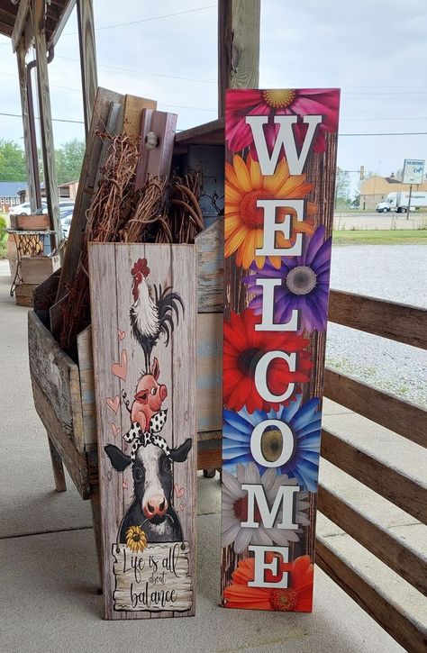 Picket Fence Welcome Sign, Painting On Wooden Planks, Barnyard Crafts, Door Leaners, Picket Fence Crafts, Canada Decor, Picket Signs, Ranch Gifts, Porch Leaners