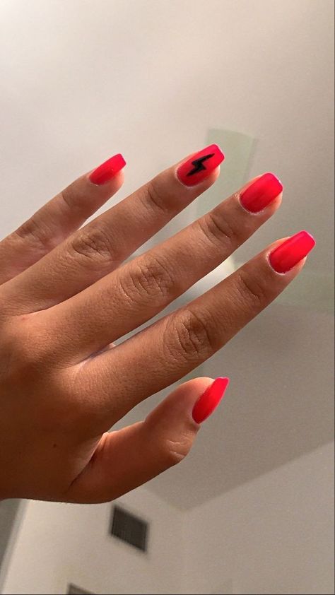 Red Nails With Lighting Bolt, Western Nails With Lightning Bolt, Black Lightning Bolt Nails, Hot Pink Nails With Lightning Bolt, Western Lightning Bolt Nails, Jason Aldean Nails, Red Punchy Nails, Black Nails With Lightning Bolt, Red Western Nail Ideas