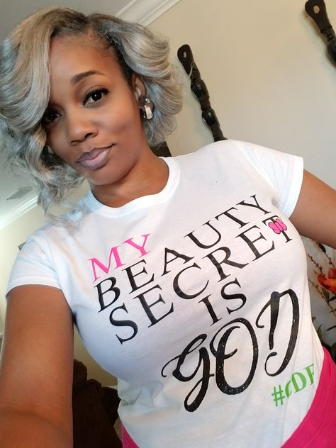 40 Year Old Black Women, Black Grandma, Big And Tall Style, Busty Fashion, Tight Fitted Dresses, Beautiful Gray Hair, Beautiful Women Over 40, Ageless Beauty, Curvy Girl Fashion