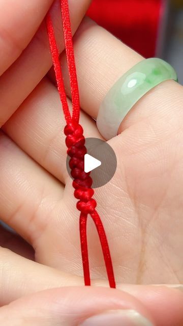 Snake Knot Bracelet Tutorials, Diy String Bracelets Tutorials, How To Braid Bracelets, How To Knot A Bracelet, Snake Knot Tutorial, Knots For Bracelets, Snake Knot Bracelet, Sliding Knot Tutorial, Knot Ideas