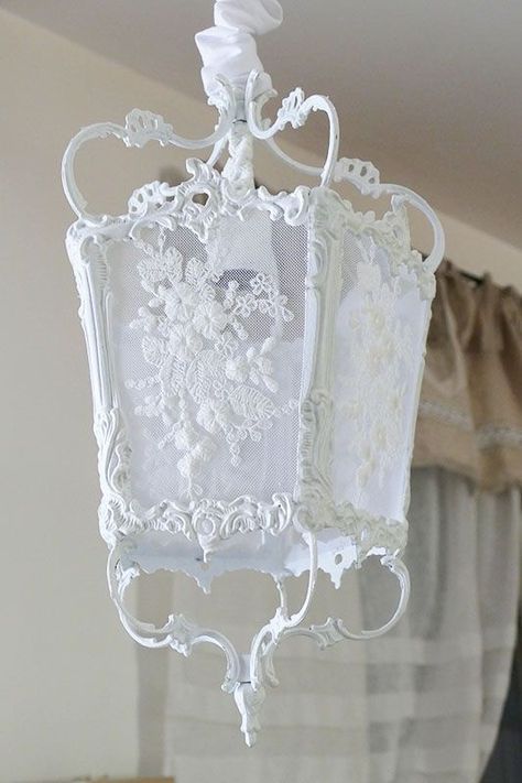 Shabby Chic Lighting, Styl Shabby Chic, Decoration Shabby, Shabby Chic Lamps, Cottage Shabby Chic, Diy Lampe, Estilo Shabby Chic, Shabby Chic Room, Shabby Chic Interiors