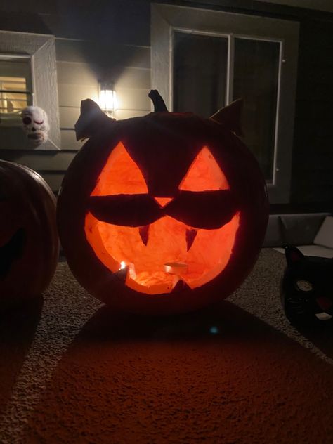 Easy Jackolantern Designs, Funny Jack O Lanterns, Jack O Lantern Cat, Halloween Pumpkin Jack O Lantern, Cute Pumpkin Carving, Pumkin Carving, Pumpkin Carving Designs, Carving Pumpkins, Halloween Pumpkin Designs