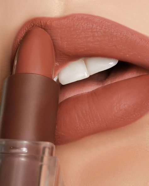 90s Lipstick Shades, 90s Lipstick, Best Lipstick Shades, Bridal Lipstick, Beige Lipstick, Matte Lipstick Shades, 90s Glam, Peach Lipstick, Prom Eye Makeup