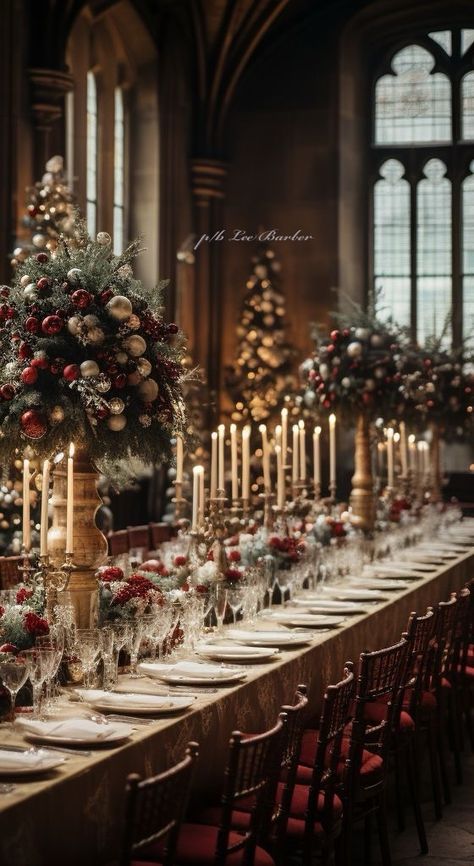 Christmas Ballroom Decor, Hotel Christmas Party, Christmas Gala Decor, Royal Christmas Aesthetic, Formal Christmas Party Decorations, Company Holiday Party Ideas, Christmas Ballroom, Christmas Banquet Decorations, Banquet Table Setting