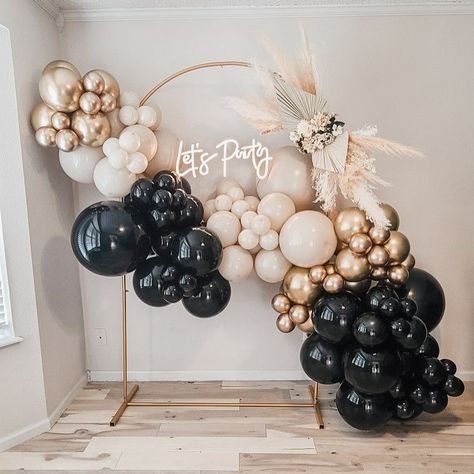 It’s 𝐆𝐑𝐀𝐃𝐔𝐀𝐓𝐈𝐎𝐍 𝐒𝐄𝐀𝐒𝐎𝐍 🎓🖋️ Book your event today! . . . . . #inspo #balloons #balloondecor #grad #graduation #prom2024 #grad2024 #balloonartist #balloongarland #orangecounty #california #pinterest #fyp #viral #trending Prom Balloons, Black Garland, Balloon Garland, Balloon Decorations, Party Decor, Decor Ideas, Party Decorations, Balloons, Prom