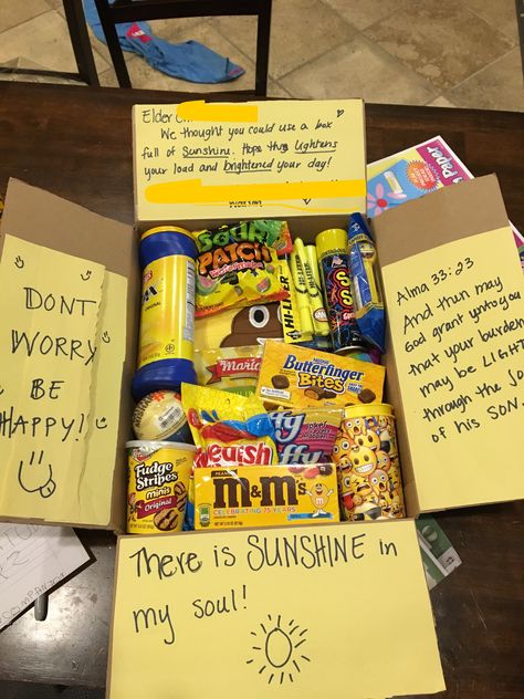 Mens Bday Gifts, Sunshine Care Package, Missionary Care Packages, Missionary Gifts, Box Of Sunshine, Package Ideas, College Care Package, Cute Birthday Gift, Care Packages