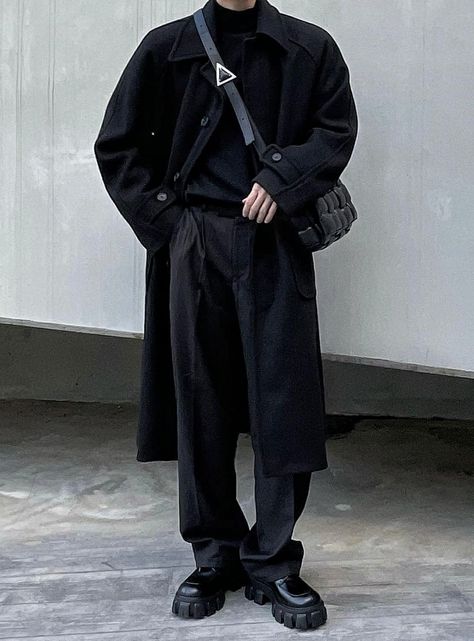 Full Black Outfit Men, All Black Outfit Casual, Black Outfit Winter, Full Black Outfit, Black Coat Outfit, Minimalist Grunge, Chic Black Outfits, Korean Mens Fashion, Mens Winter Fashion Outfits