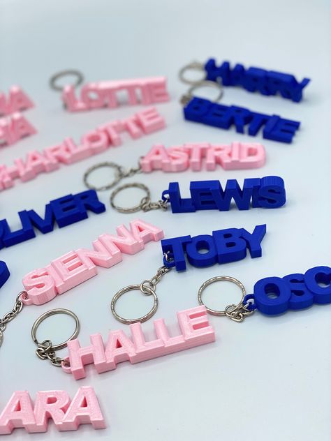 Personalised Names Keychain by NewChapterNewHome Any Name 3d Printed with PLA Made in the UK Name Keyrings, Name Keychain, Personalized Keychain, School Bag, Bag Tags, Kid Names, 3d Printer, 3d Print, About Uk