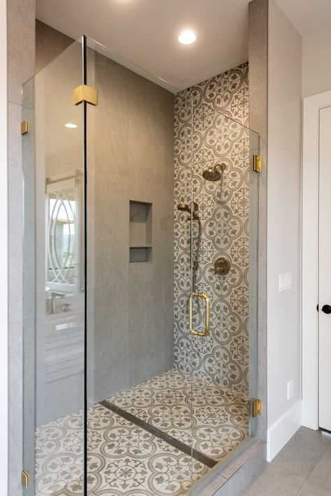 Bathroom Inspo Interior Design, Washroom Design, Bathroom Tile Designs, Bathroom Design Decor, Bathroom Remodel Shower, Toilet Design, Bathroom Inspiration Decor, Bathroom Design Luxury, Bathroom Renos