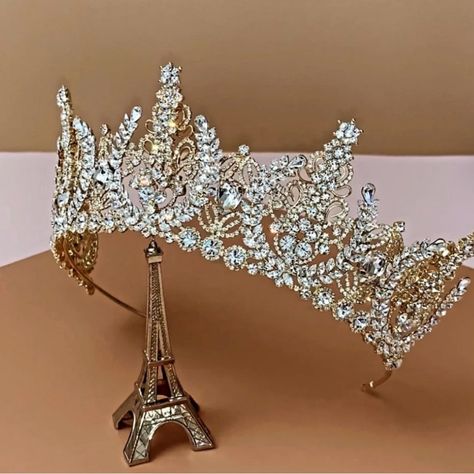 Swarovski Bridal Crown In Gold, One Size, Brand New, Never Worn And Still In Box. Gold Quince Crowns Big, Gold And Black Quinceanera Theme, Quince Crowns Gold, Quinceañera Crowns, Black Quinceanera Theme, Cute Gold Jewelry, Quinceanera Crowns, Yellow Quince, Sweet 16 Crowns