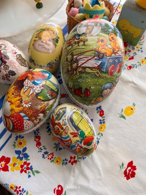 German Easter, Paper Mache Eggs, Easter Treats, Vintage Easter, Easter Decor, Spring Garden, Paper Mache, Spring Time, Easter Eggs