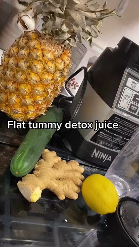 Easy Flat Tummy Detox Juice. Ingredients: 1/2 lemon, 1 large cucumber, 1 tbsp of ginger, 1/4 pineapple. Credit: travelingwithcva #smoothiedetox #smoothierecipes #detoxjuice #bellyfatburner #bellyfatloss #bellyfatblaster | Belly Blast Smoothies Smoothies Recipes, Body Exercise, Juice Fast, Healthy Juice Recipes, Belly Fat Burner Drink, Chic Vibes, Juice Recipe, Juice Recipes, Fat Burner Drinks