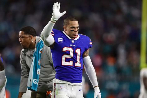 Miami Dolphins sign former Buffalo Bills safety Jordan Poyer - The Phinsider Jordan Poyer, Defensive Back, Eagles Fans, The Buffalo, Wide Receiver, Free Agent, Buffalo Bills, Miami Dolphins, Dolphins