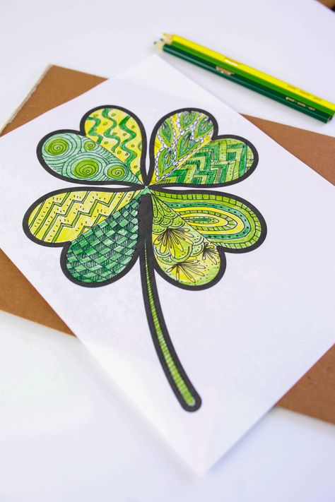 How to Create a Beautiful Zentangle Four Leaf Clover Art · Craftwhack Four Leaf Clover Drawing, Clover Drawing, Nature Doodles, Process Art Ideas, Clover Craft, Drawing Games For Kids, Foliage Art, Valentines Bookmarks, Abstract Art Projects