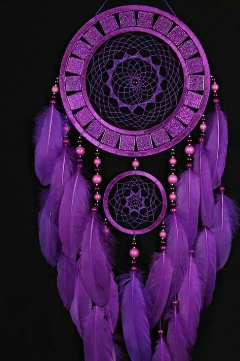 Native American Purple Dream Catcher, Atrapasueños Diy, Wall Color Combination, Beautiful Dream Catchers, Dreamcatcher Wallpaper, Dream Catcher Decor, Dream Catcher Art, Dream Catcher Craft, Colors And Emotions