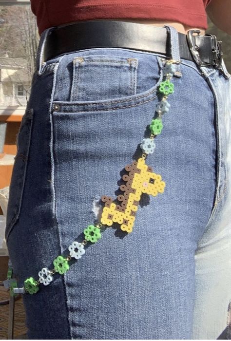 Perler Bead Belt Chain, Jeans Chain, Pant Chains, Beaded Shoes, Perler Crafts, Beads Ideas, Melty Beads, Magnetic Earrings, Melting Beads