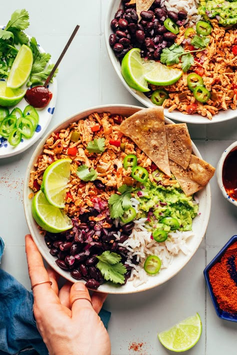 Hand placing down a bowl with rice, black beans, limes, tofu taco meat, tortilla chips, jalapeños, and guacamole Vegan Tacos Meat, Vegan Chorizo, Tofu Tacos, Quick Protein, Healthy Mexican Recipes, Healthy Mexican, Vegan Mexican Recipes, Baked Tofu, Taco Meat