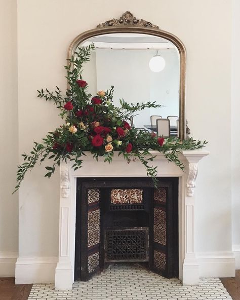 Christmas Wedding Fireplace, Mantle Floral Arrangements, Mantle Arrangements, Floral Arrangements Christmas, Hieros Gamos, Riverfront Wedding, Wedding Business Ideas, Wedding Fireplace, Taylor Wedding