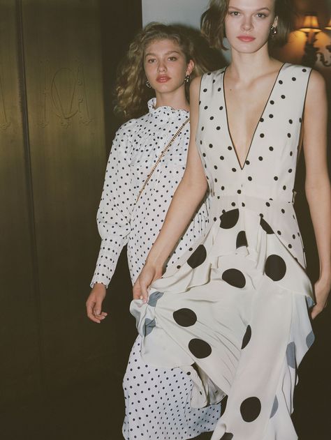 Topshop Mixed Spotted Midi Dress Thai Outfits, Polka Dot Dresses, Brown Polka Dot Dress, Dots Outfit, Dots Clothing, Polka Dots Outfit, Polka Dots Fashion, Spotted Dress, Dot Skirt