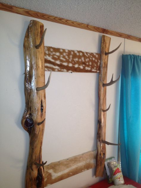 Pioneer Lifestyle, Frontier Living, Antler Display, Reloading Room, Antlers Decor, Antler Crafts, Zen Den, Deer Horns, Mudroom Ideas