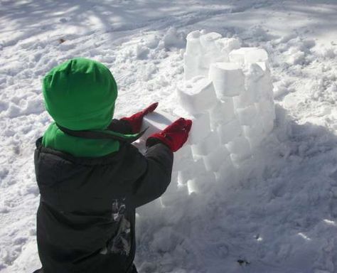 How to Build a Snow Fort with Your Kids - Pretty Opinionated Snow Bar, Snow Creations, Solstice Traditions, Snow Forts, Snow Day Activities, Building Snowman, Winter Solstice Traditions, Forest Classroom, Winter Solstice Celebration