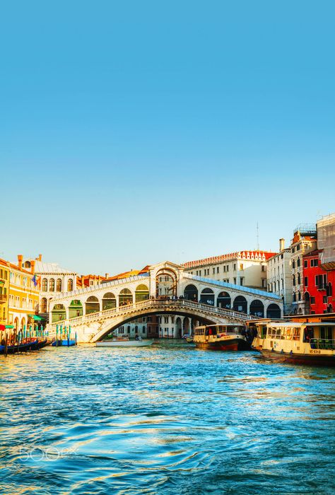 Venice - Rialto Bridge Venice Attractions, Venice Bridge, Summer Travel Destinations, Rialto Bridge, Visit Venice, Venice Travel, Northern Italy, Venice Italy, Summer Travel