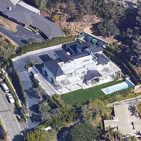 Celebrity Houses Mansions, Malibu Mansion, Houses Mansions, Nyc Penthouse, House Design Pictures, Celebrity Look Alike, Eddie Van Halen, Pacific Palisades, Expensive Houses