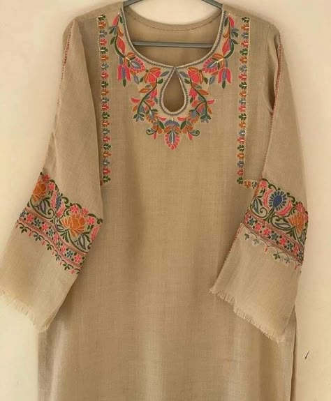 Woollen Embroidery, Machine Work Embroidery, Kashmiri Suits, Kamiz Design, Pashmina Suits, Lace Suit, Spicy Chicken Recipes, My Dream Board, Indian Suit