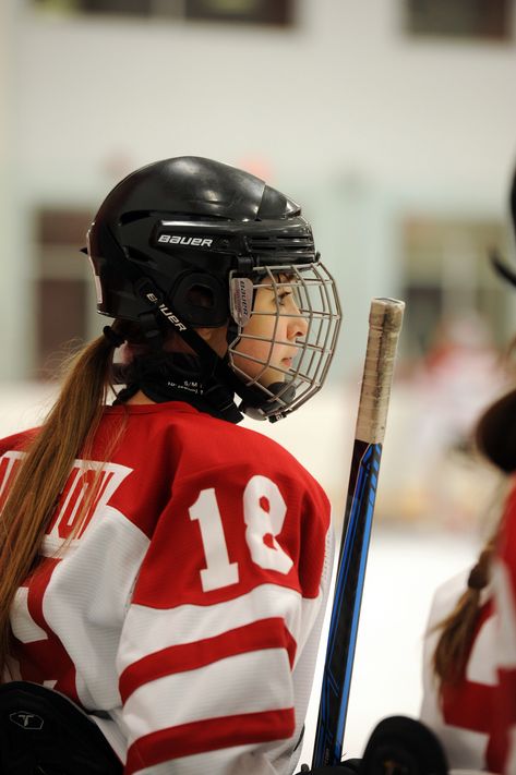 Ice Hockey Girls, Hockey Sweater, Canada Hockey, Lynn Loud, Hockey Pictures, Women's Hockey, Hockey Girl, The Loud House, House Aesthetic