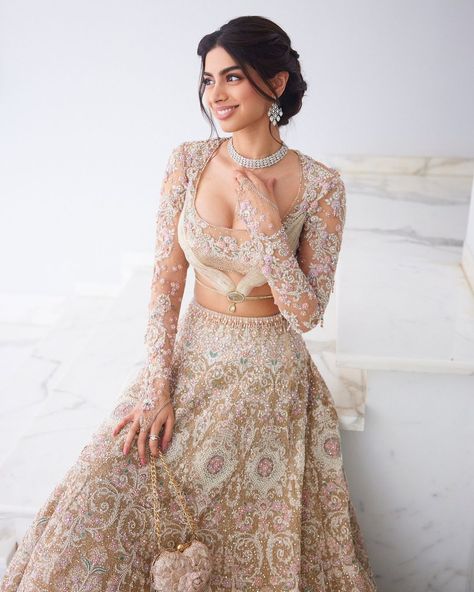 All posts • Instagram Tarun Tahiliani Blouse, Khushi Kapoor Outfits, Tarun Tahiliani Bridal, Asian Princess, Khushi Kapoor, Couture 2024, Wedding Fits, Engagement Lehenga, Latest Blouse Designs