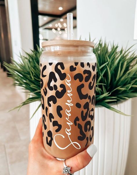 Leopard Iced Coffee Cup Cheetah Personalized Name Iced Coffee Cup Gift, Personalized Iced  #sublimationdesigns #tumblerdesigns #vinyldesigns #sublimationideas #tumblerwraps #svg Cheetah Print Glass Cup, Glass Tumbler With Bamboo Lid, Iced Coffee Cup Aesthetic, Glass Cup With Lid And Straw Design, Glass Coffee Tumbler, Beer Can Cups Vinyl, Vinyl Coffee Cup Ideas, Bachlorette Weekend, Tumbler Aesthetic