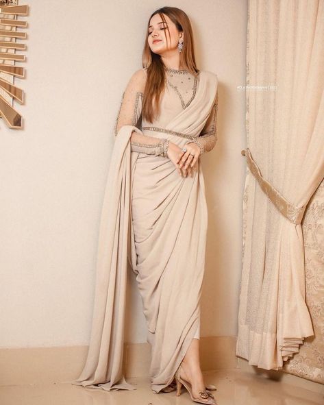 Simple Silk Dress, Rabeeca Khan, Gorgeous Saree, Designing Clothes, Photos Of Celebrities, Chibi Wallpaper, Latest Bridal Dresses, Fancy Sarees Party Wear, Gowns Dresses Elegant